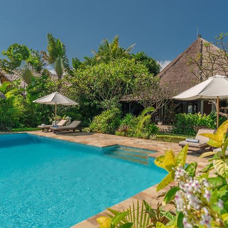 Gorgeous Beachfront Villa Lovina Banjar  Exterior photo