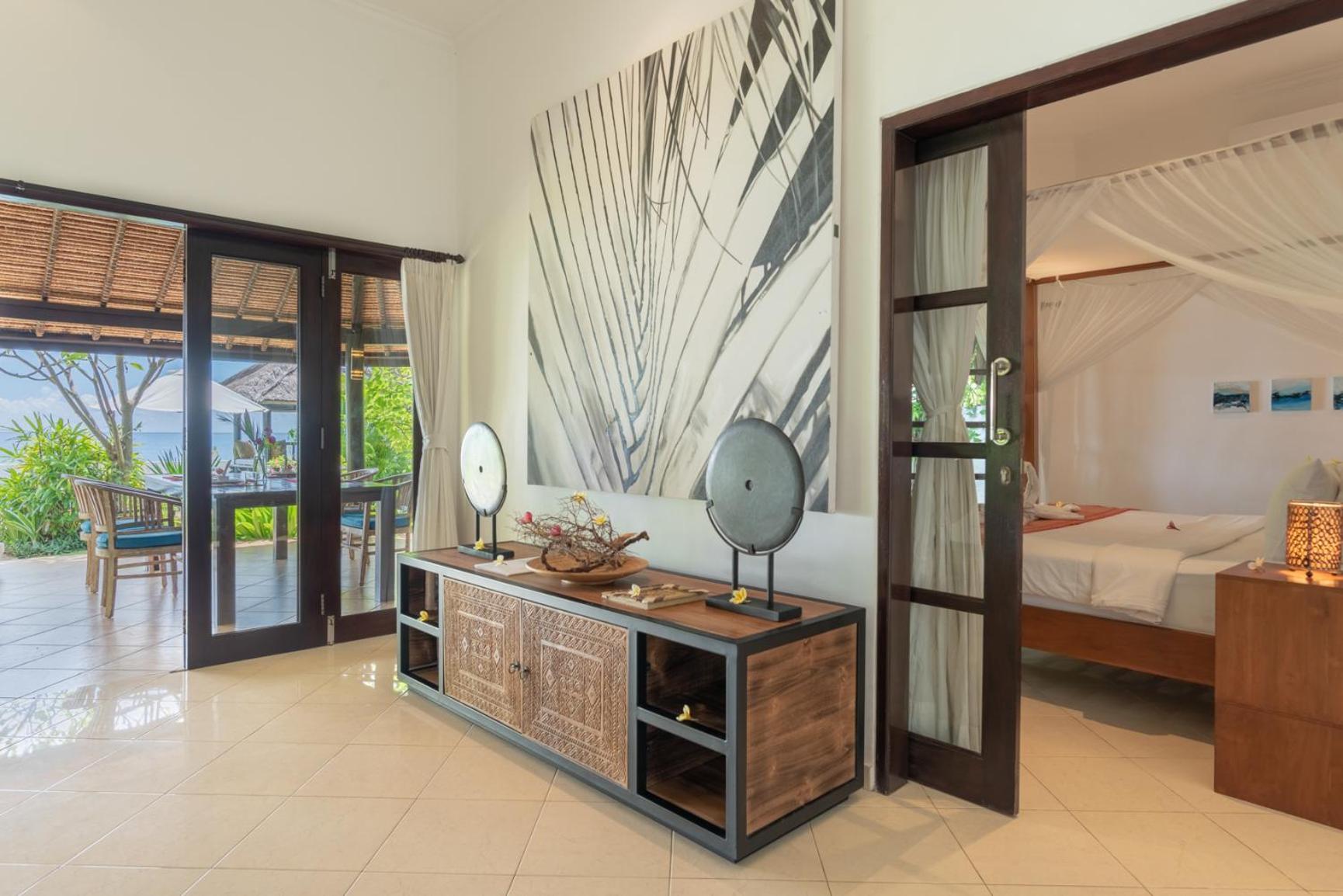 Gorgeous Beachfront Villa Lovina Banjar  Exterior photo