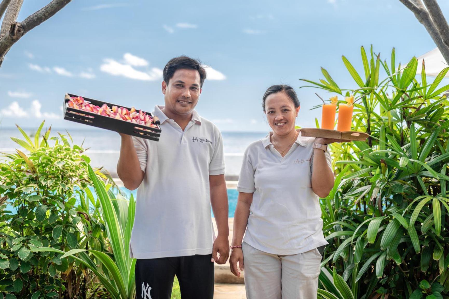 Gorgeous Beachfront Villa Lovina Banjar  Exterior photo