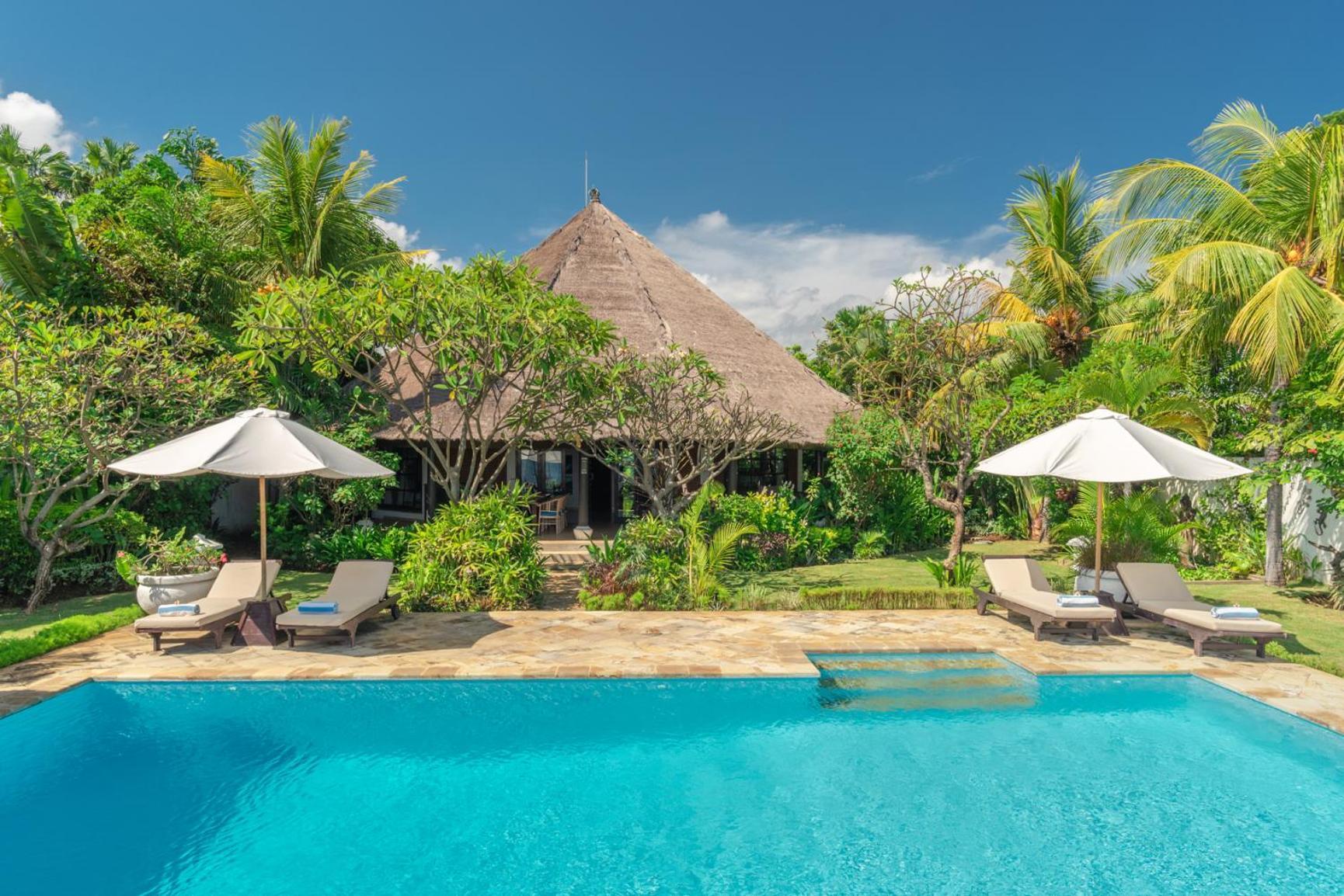 Gorgeous Beachfront Villa Lovina Banjar  Exterior photo